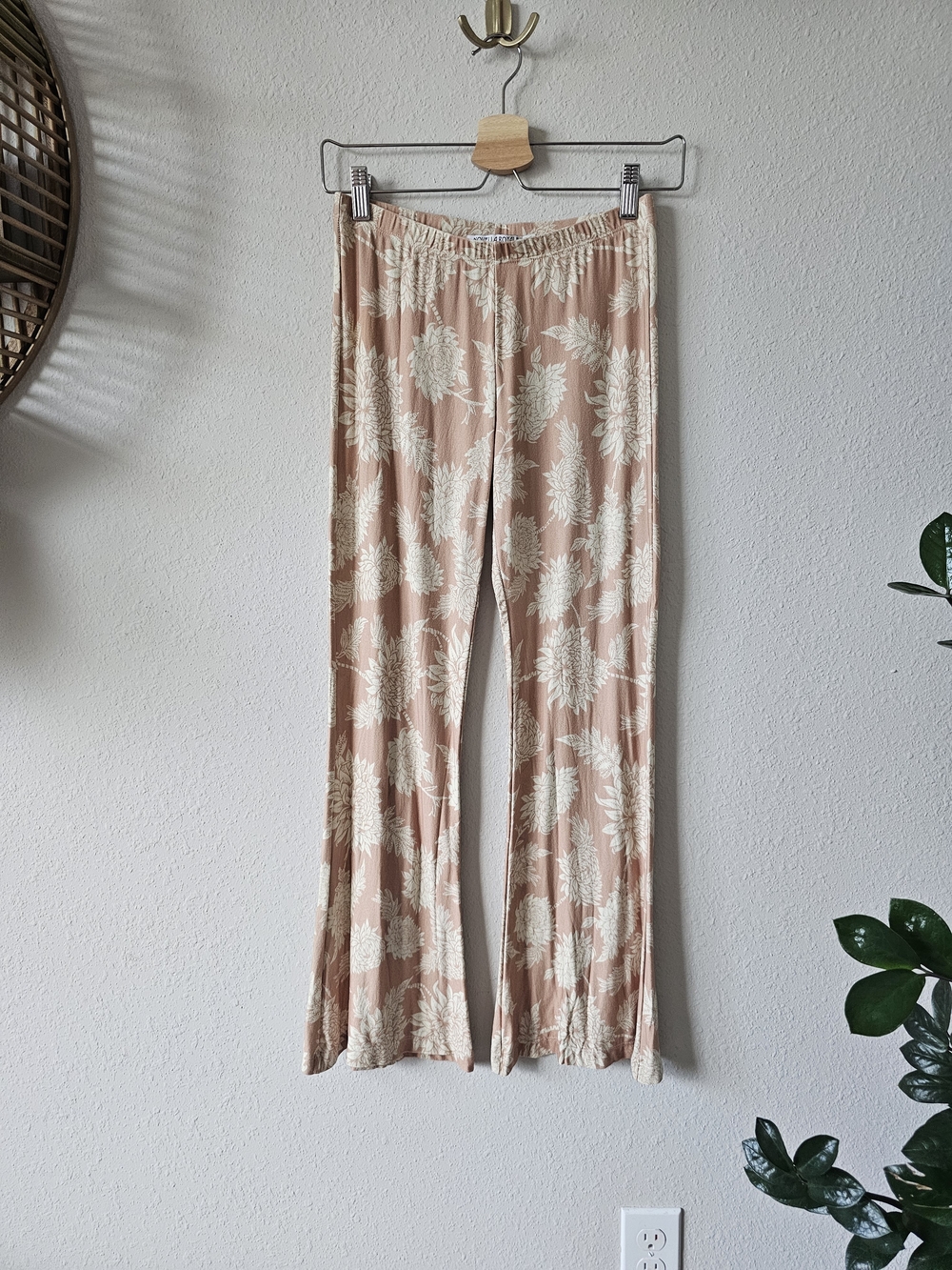 Novella Royale Iris Cropped Bells In Dahlia Print